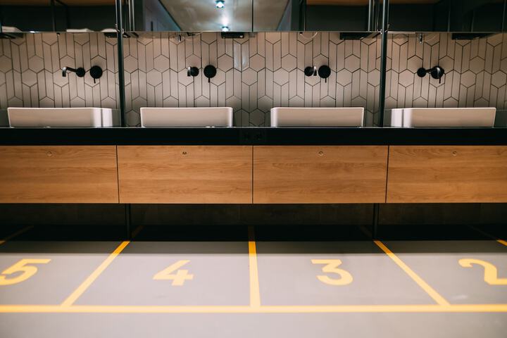 Room 53 of 118