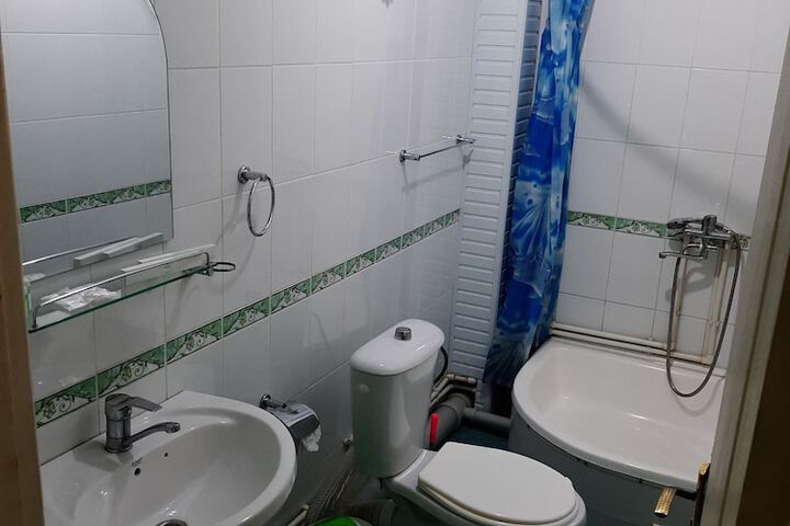 Room 9 of 14