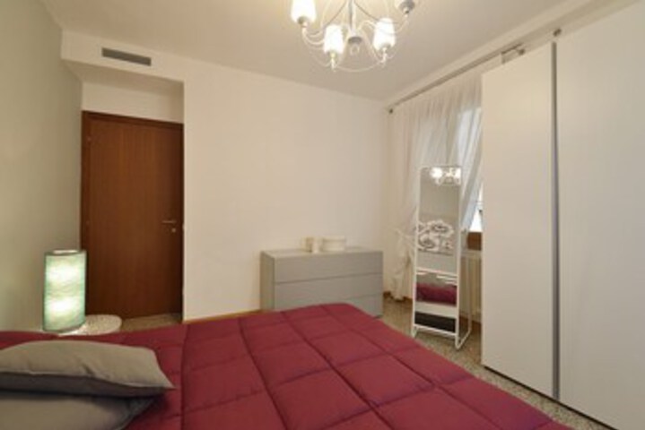 Room 31 of 34