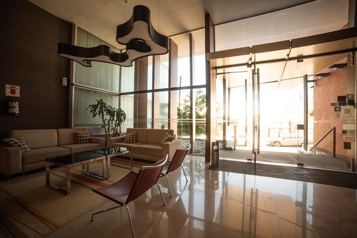 Entrance & Lobby