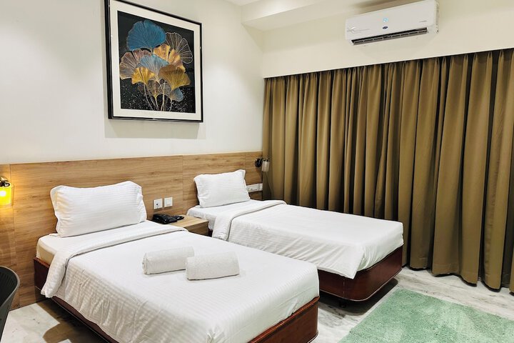 Room 6 of 11