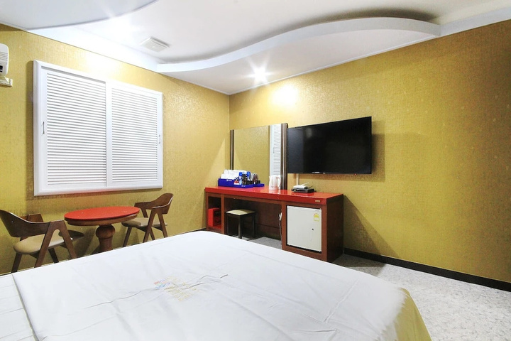 Room 21 of 26