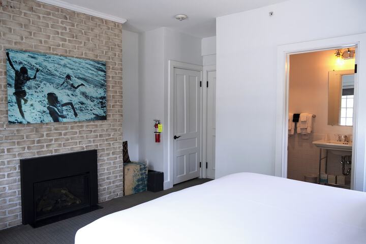 Room 22 of 49