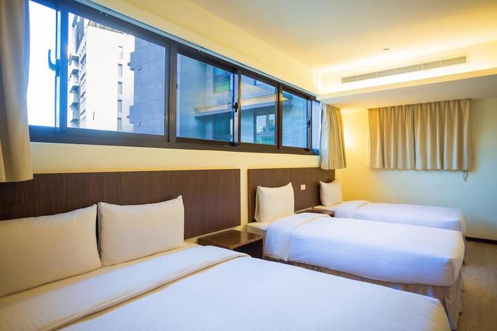 Room 8 of 36
