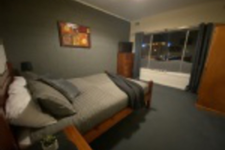 Room 41 of 204