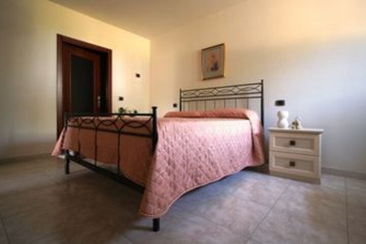 Room 10 of 20