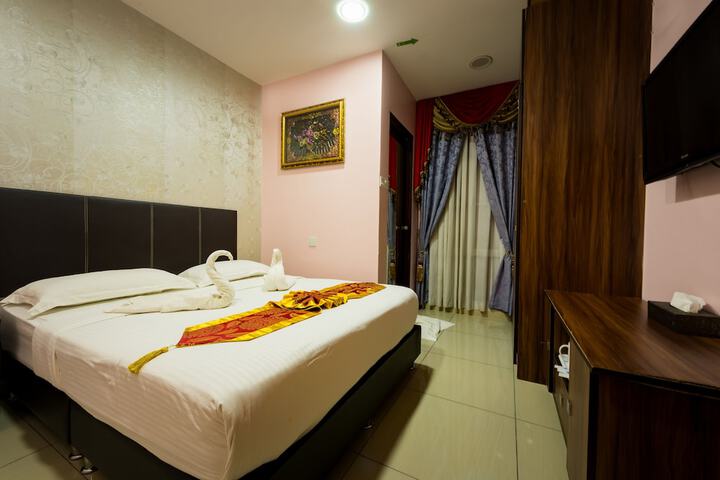 Room 8 of 37