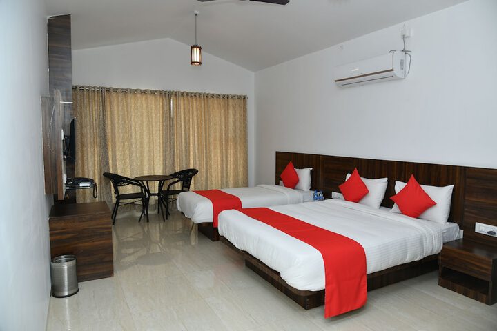Room 3 of 44
