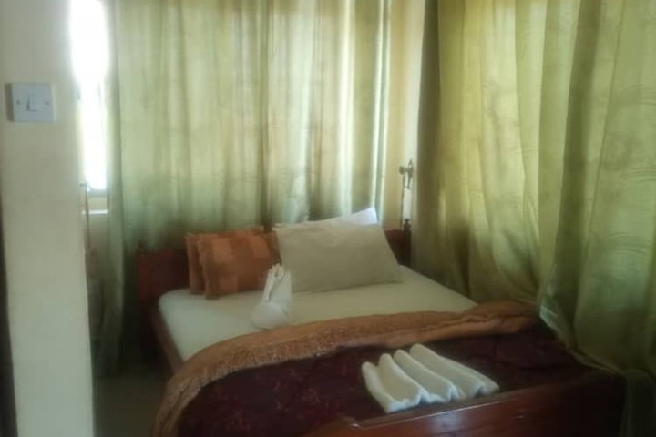 Room 11 of 36