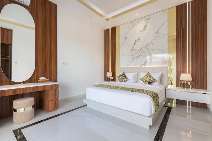 Room 4 of 62