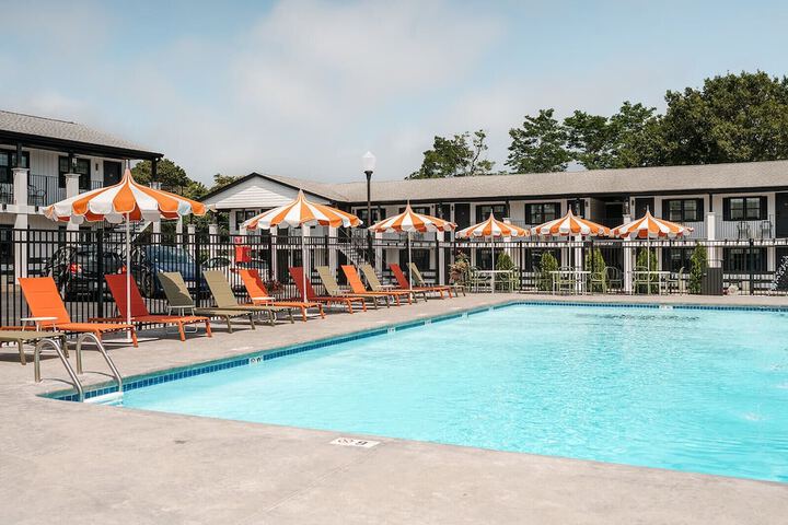 Pool 47 of 76