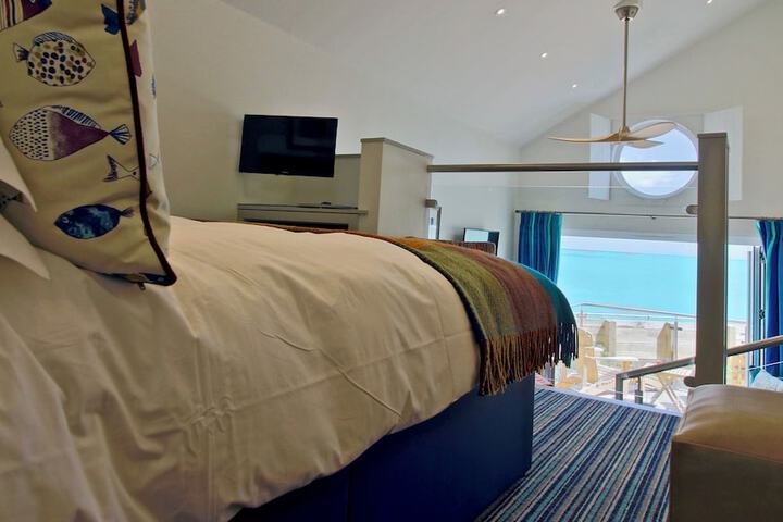 Room 2 of 13