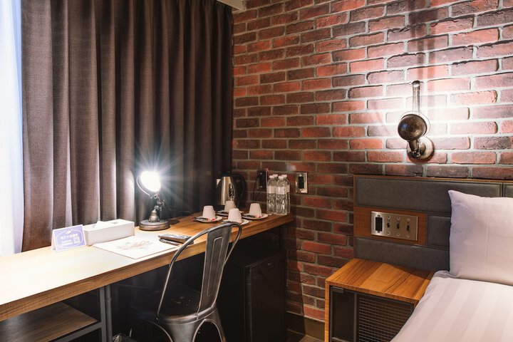 Room 18 of 39