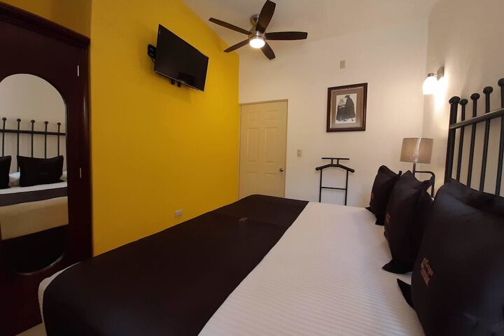 Room 27 of 69