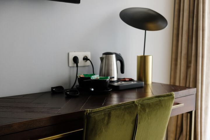 Room 13 of 26