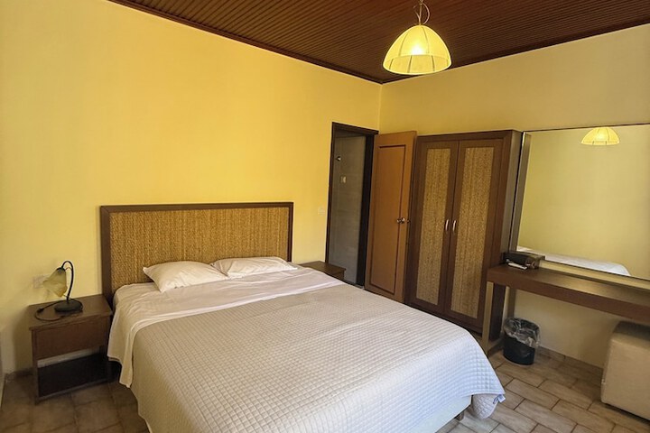 Room 33 of 129