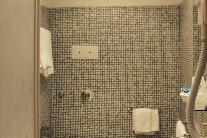 Room 24 of 31