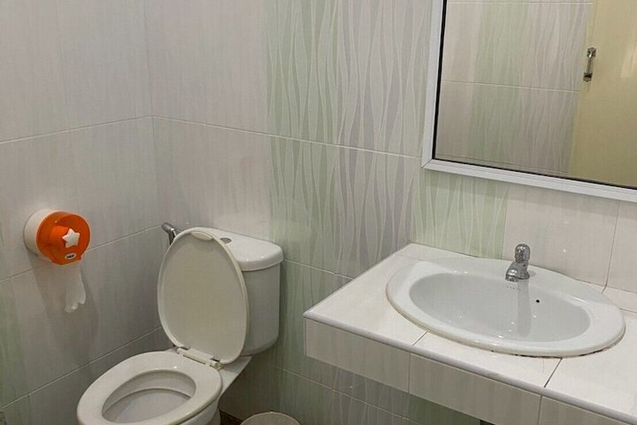 Room 9 of 13