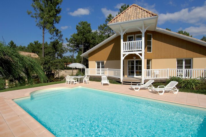 Pool 10 of 13
