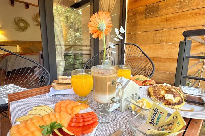 Breakfast/Coffee Service 180 of 209