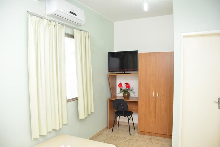 Room 25 of 41