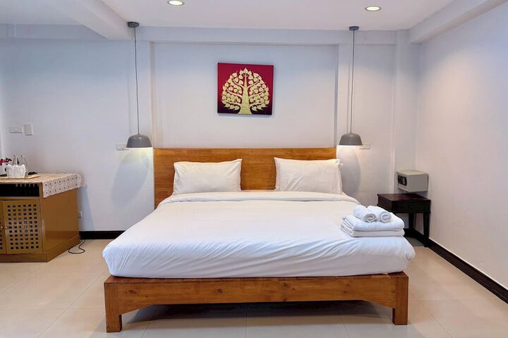 Room 33 of 61