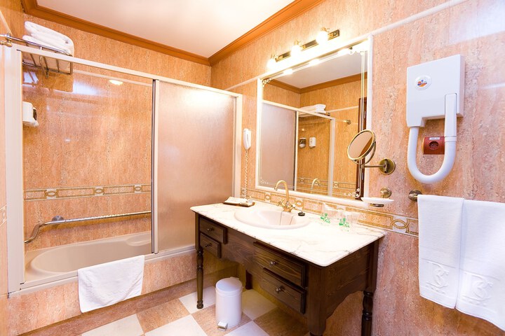 Clean Restrooms