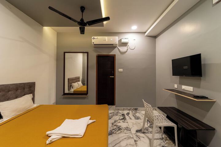 Room 8 of 24
