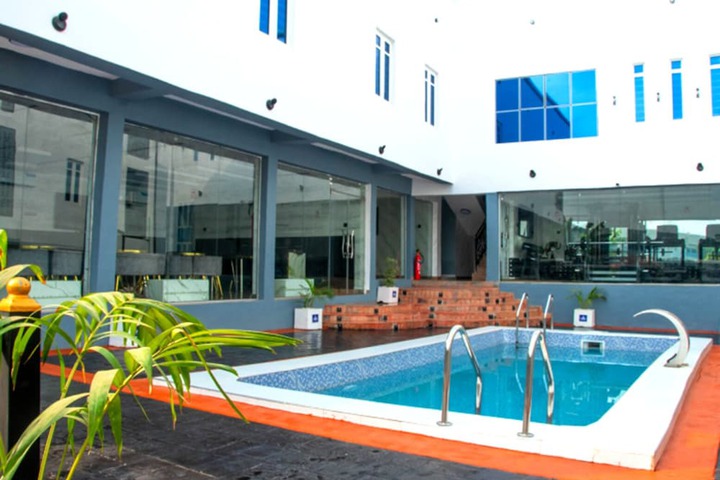 Pool 21 of 26