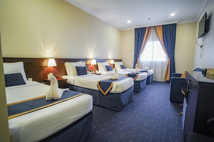 Room 15 of 37