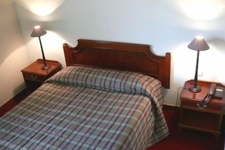 Room 9 of 39