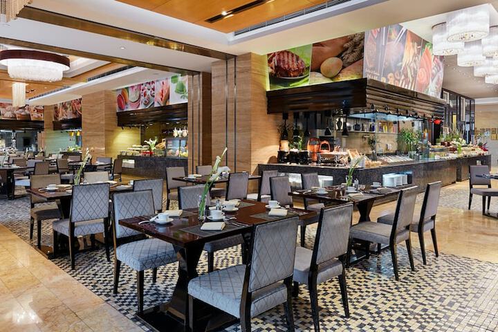 Dining Photos