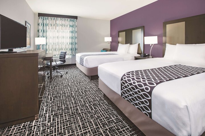 2 Queen Beds (4 of 7)