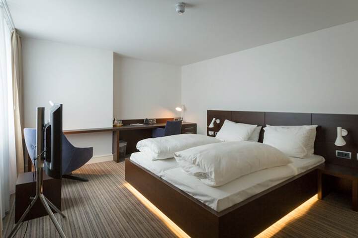 Room 18 of 42