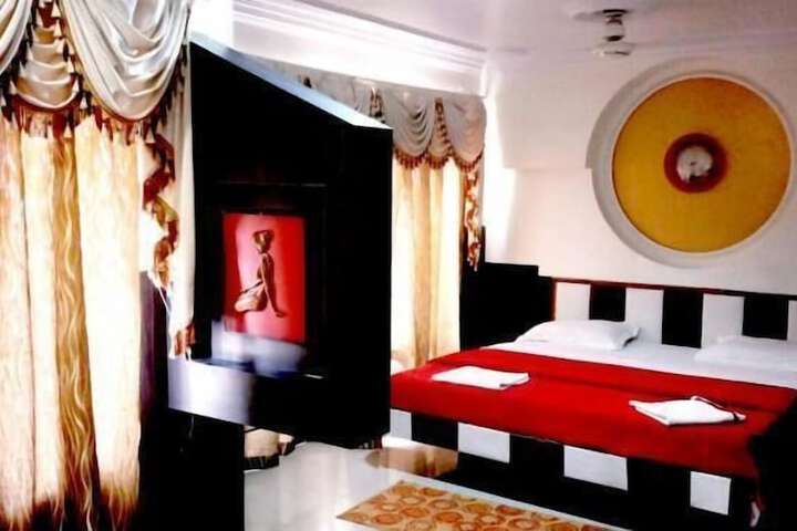 Room 10 of 22