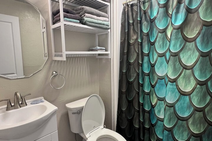Room 15 of 25