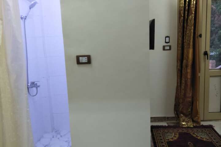 Room 12 of 41
