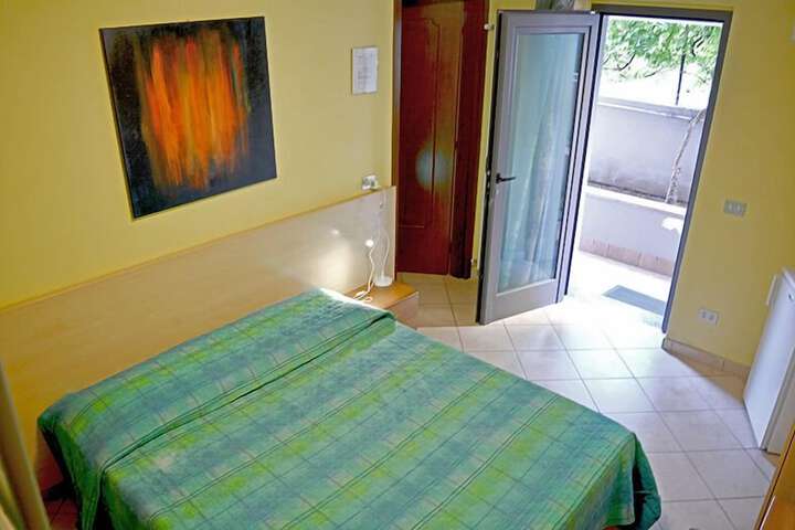 Room 13 of 63