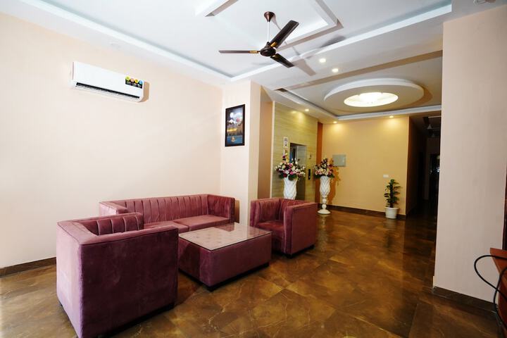 Hotel Interior 4 of 37