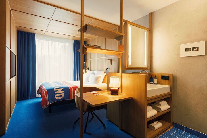 Room 46 of 71
