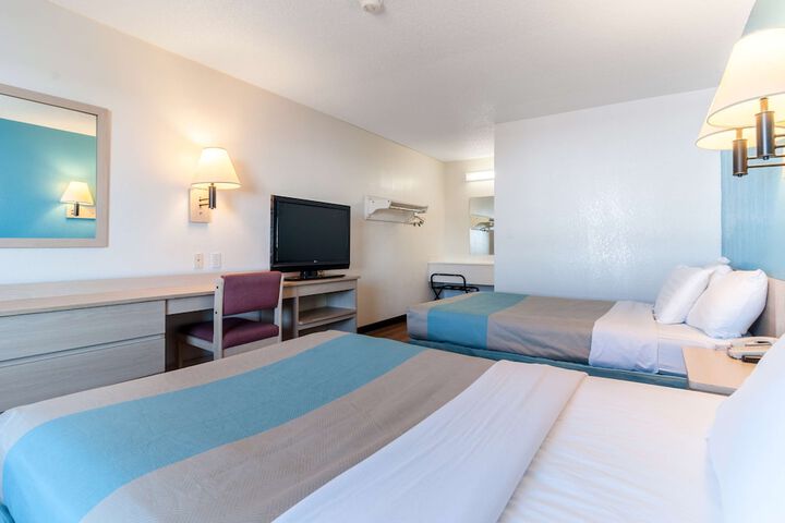 Room 8 of 27