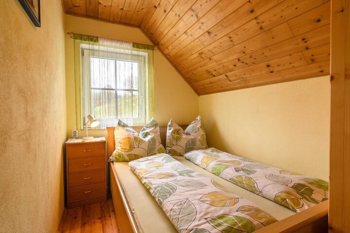 Room 2 of 40