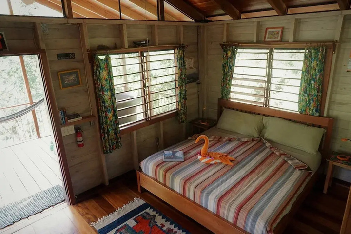 Room 2 of 18