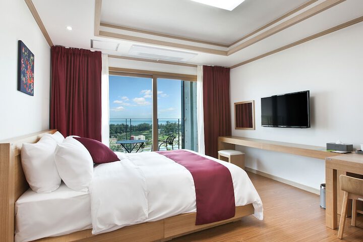 Room 10 of 45