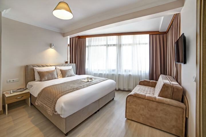Room 6 of 37