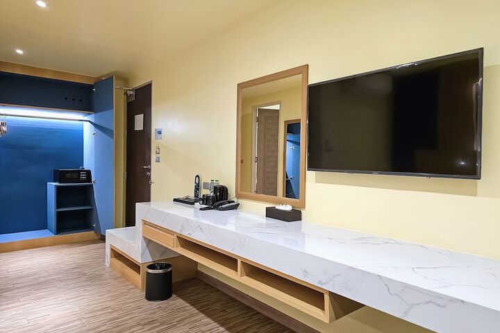 Room 17 of 48