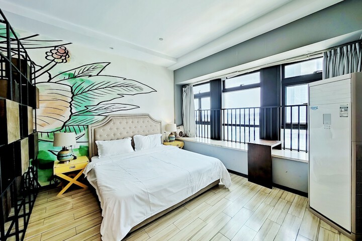 Room 7 of 30