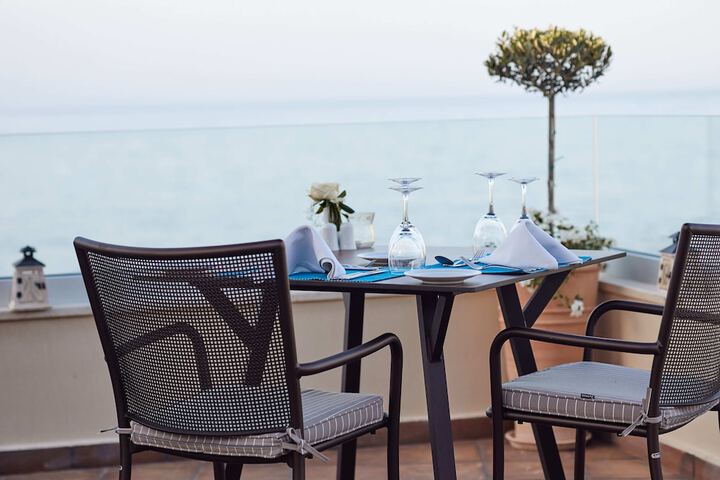 Dining 97 of 136