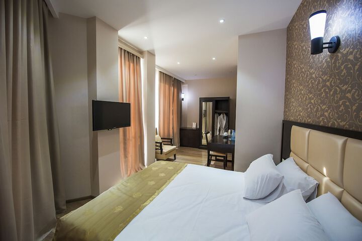 Room 6 of 54