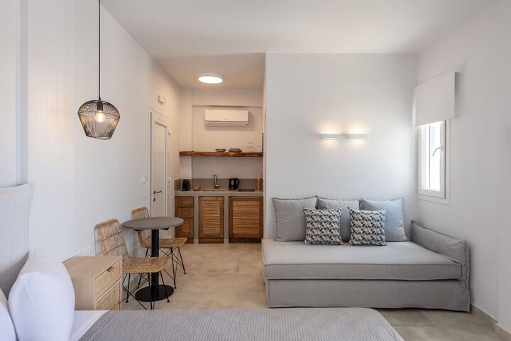 Room 2 of 67